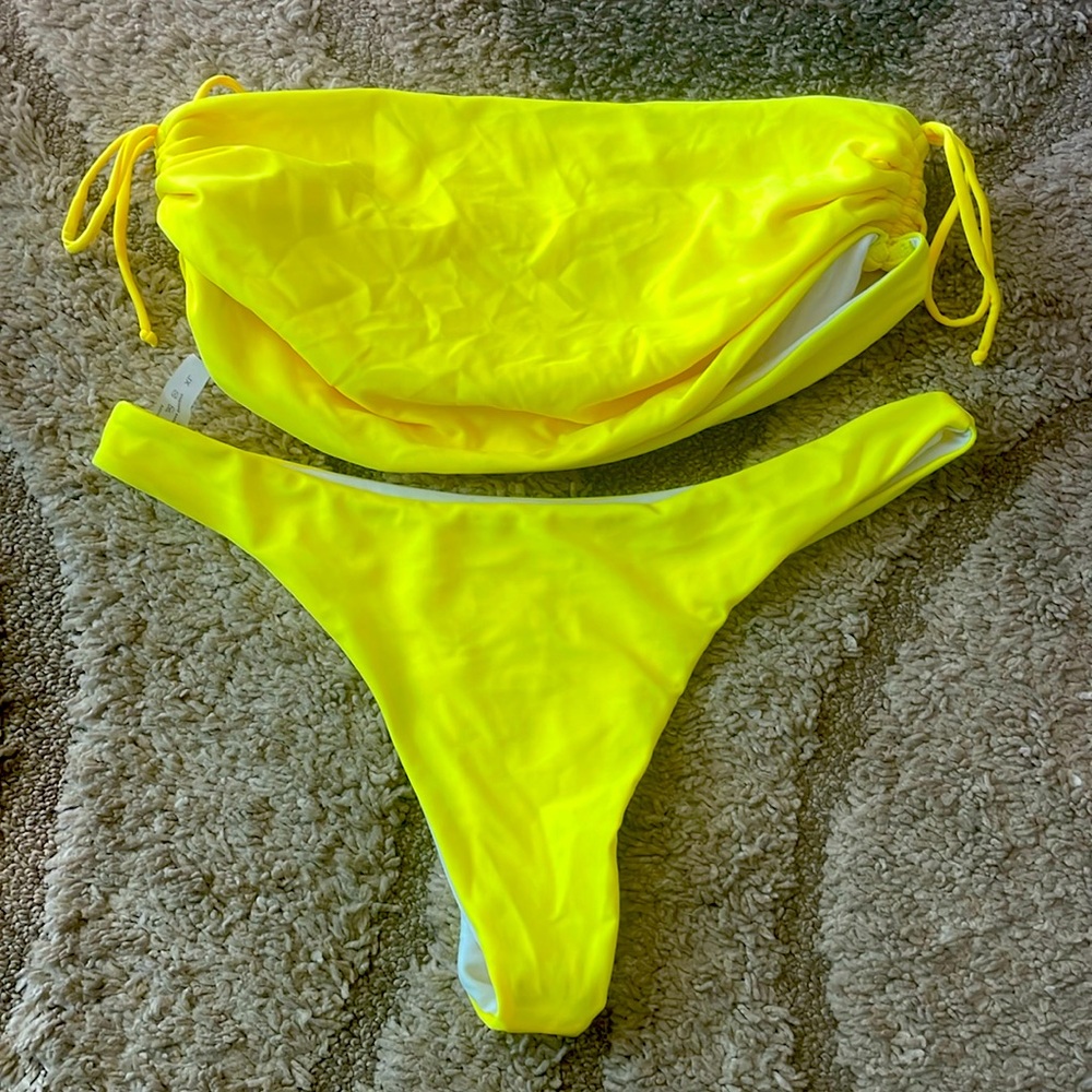 NWOT XL 3pc Thong Bikini Set Bright Yellow
